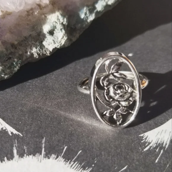 Vintage 1970's rare collectable Avon silver rose ring - Picture 3 of 6